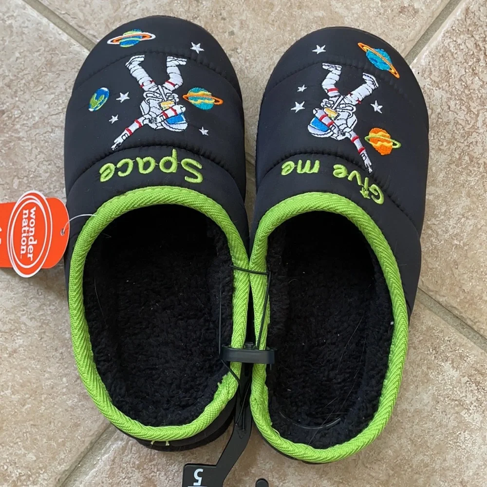 wonder nation Boys Astronaut Space Slippers